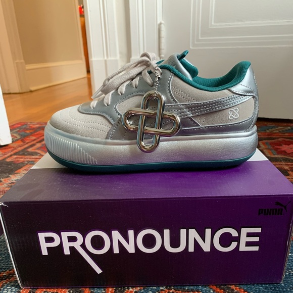 NNW: PUMA Pronounce x Suede Mayu 2 Platform Sneakers - SUPER RAD - Picture 2 of 9